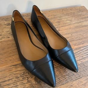Tory Burch Penelope cap toe black leather flats Size 8